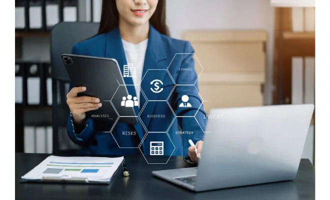 Top HR Challenges in the UAE and How HRMS Software Solves Them