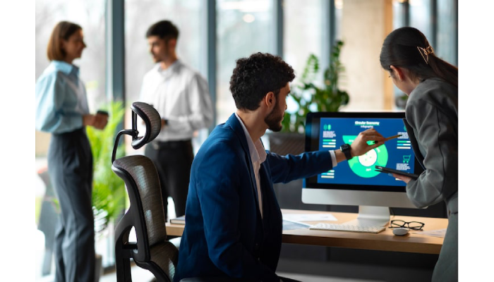 How to Choose the Right HR Software Solutions in UAE?